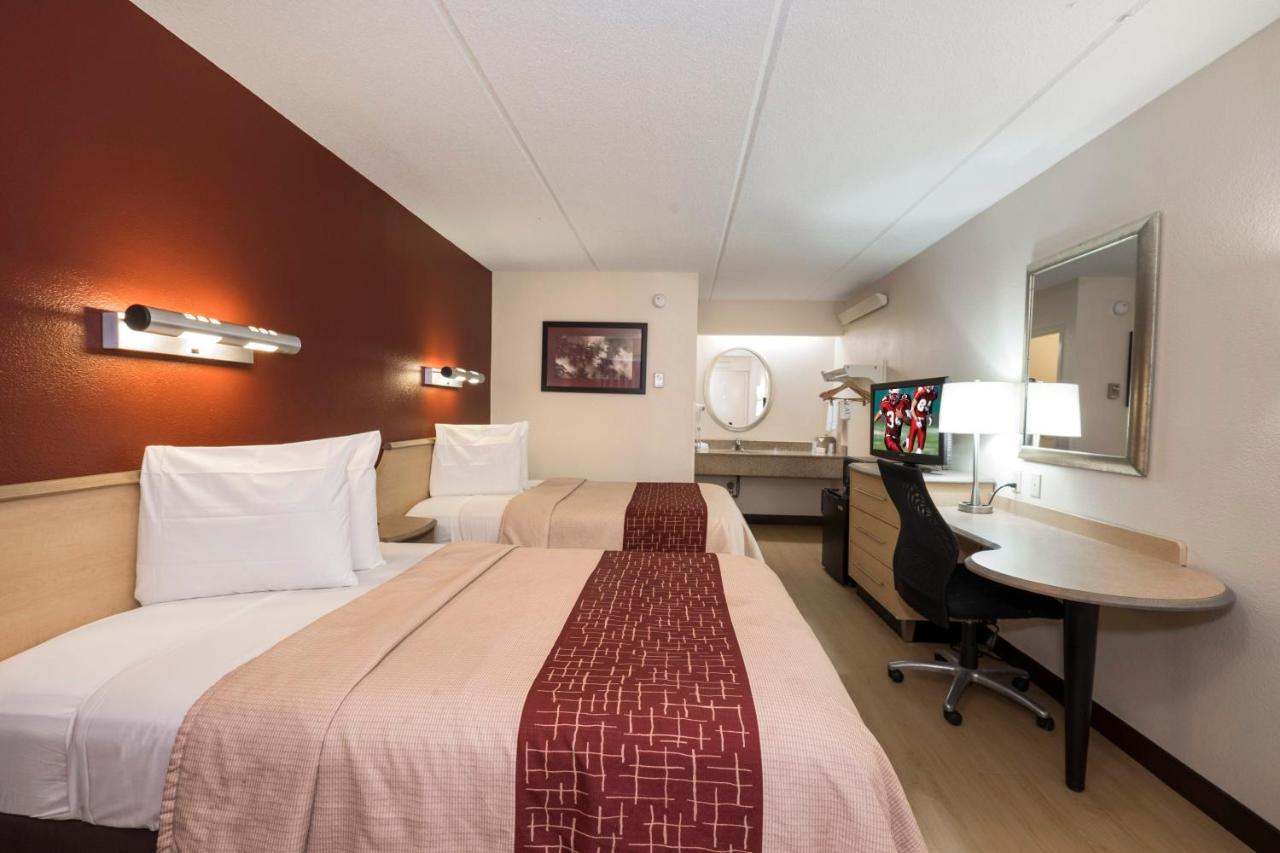Red Roof Inn Cincinnati Northeast - Блу Аш Экстерьер фото