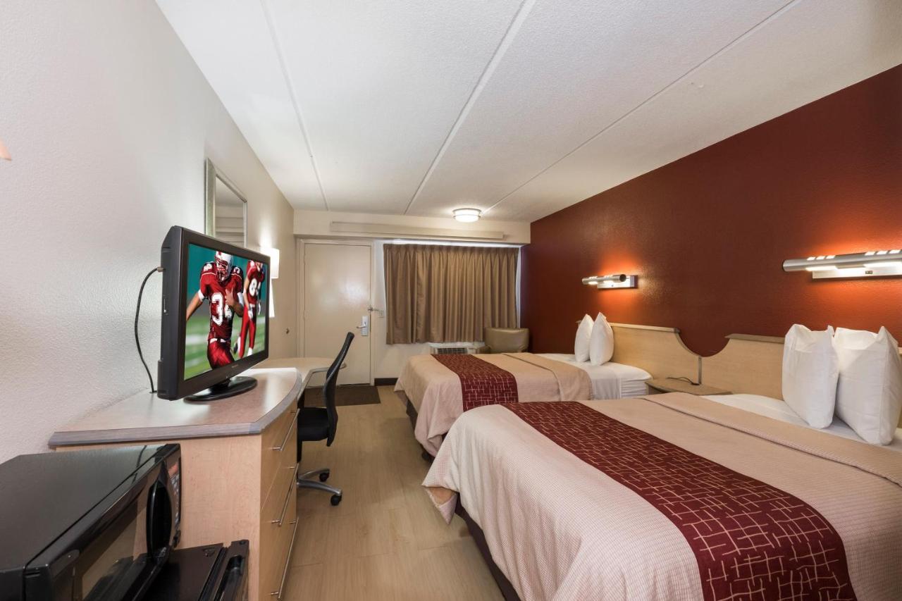 Red Roof Inn Cincinnati Northeast - Блу Аш Экстерьер фото